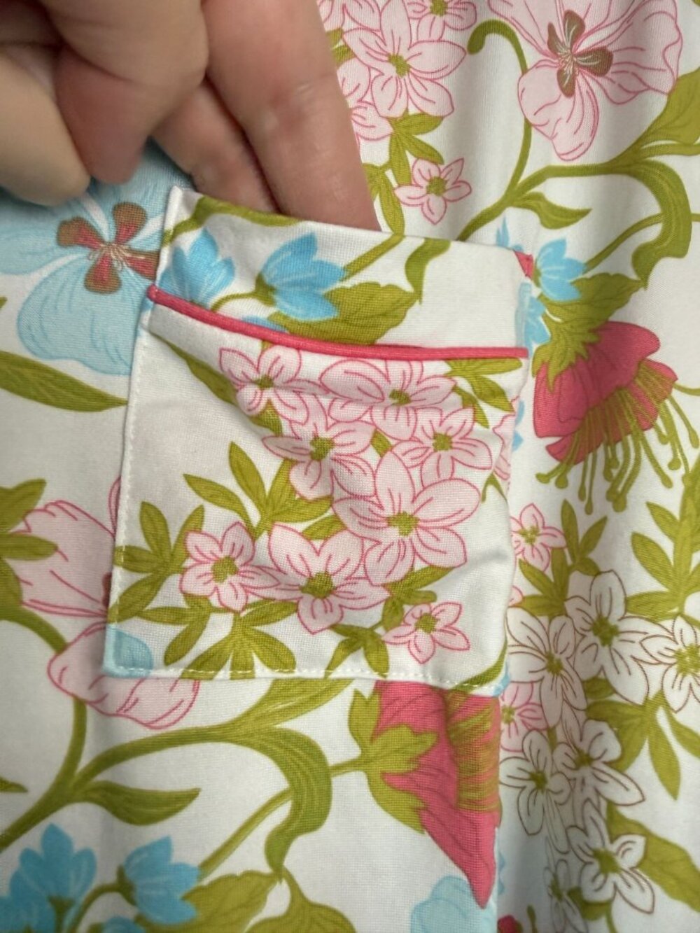 NWT Vera Bradley Womens Floral Pajama Set XL Button-Up Shirt Shorts Pockets - Picture 10 of 14
